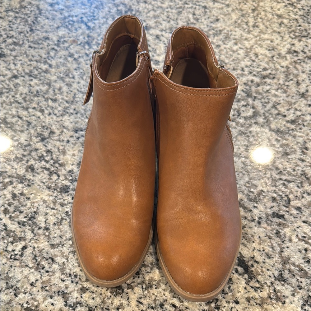 Arizona Tan Ankle Boots 9.5